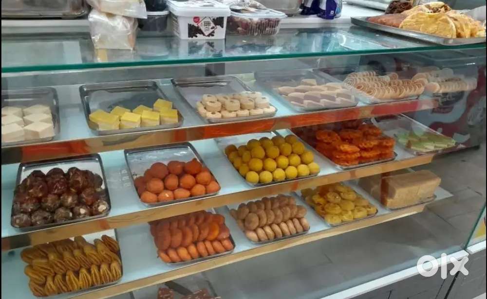Sales girl for Bakery