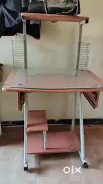 Computer table