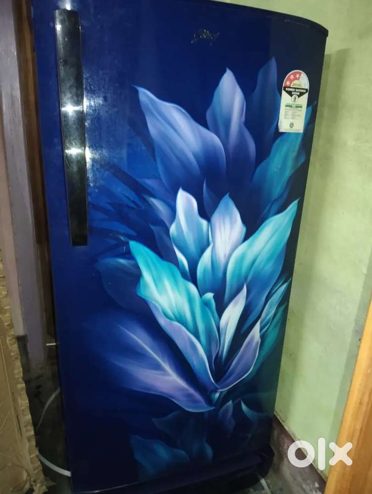 GODREJ REFRIGERATOR 3STAR POWER SAVING IN BRAND NEW CONDITION UNUSED.
