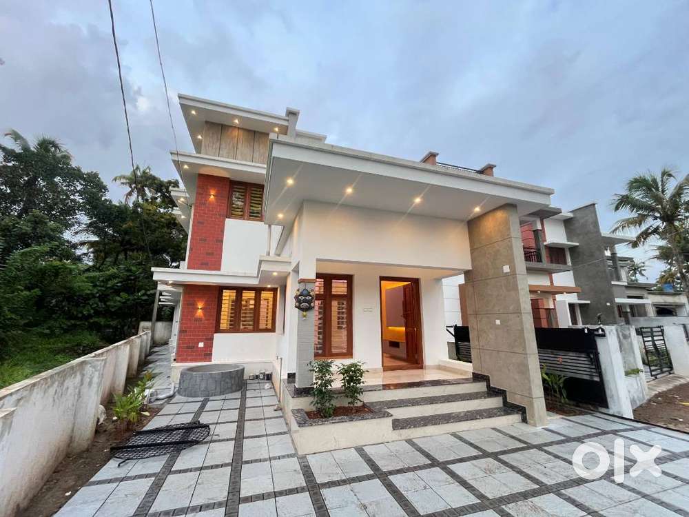 Fully Furnished 1580SqFt villa/5.5 cent 3bhk /68 lakh/Guruvayoor   Thr