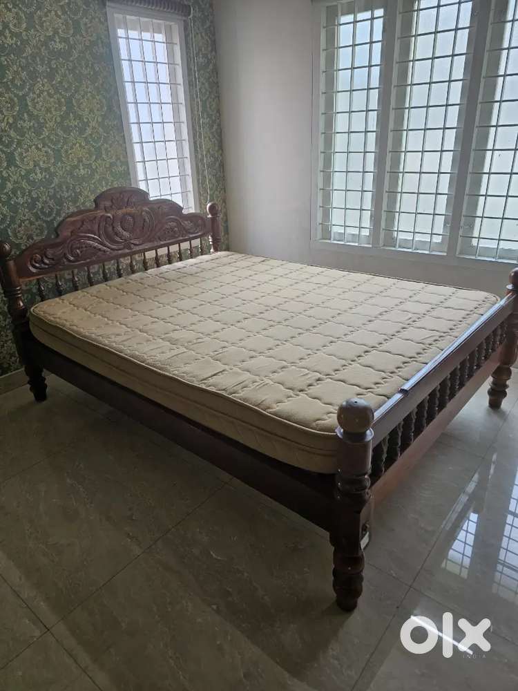 Bed for sale.queen size.