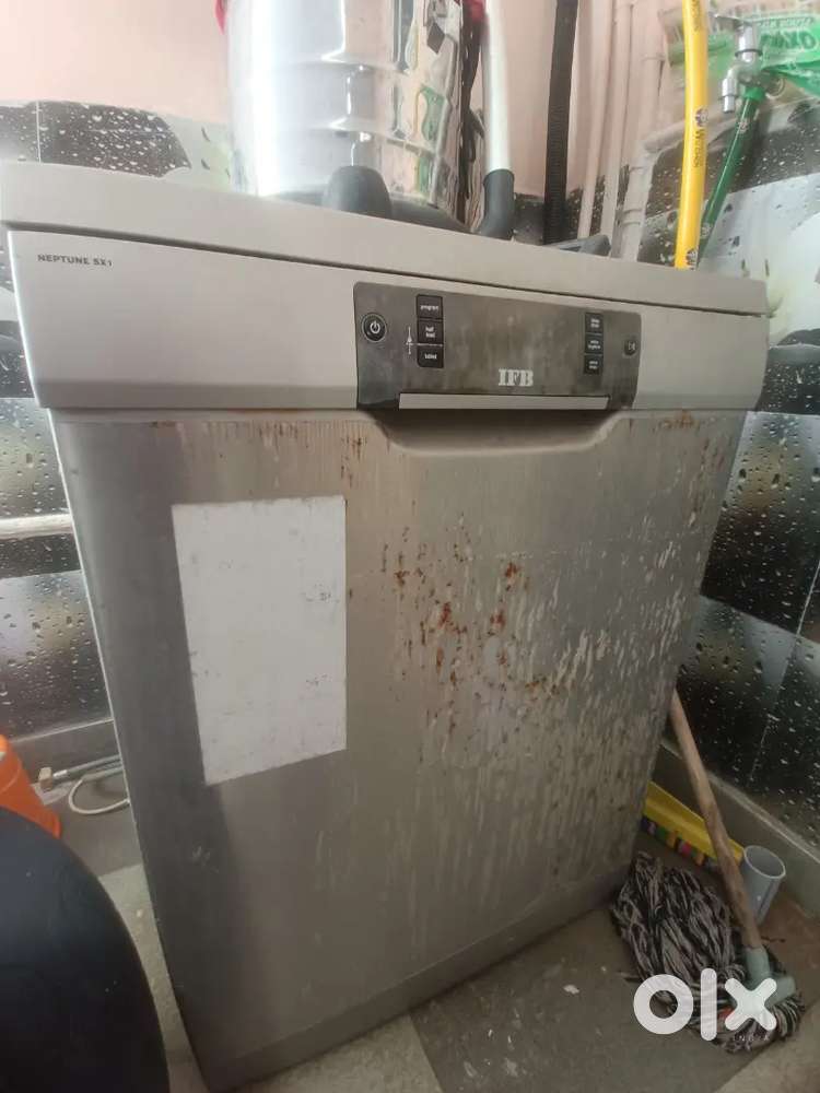 Dish washer
