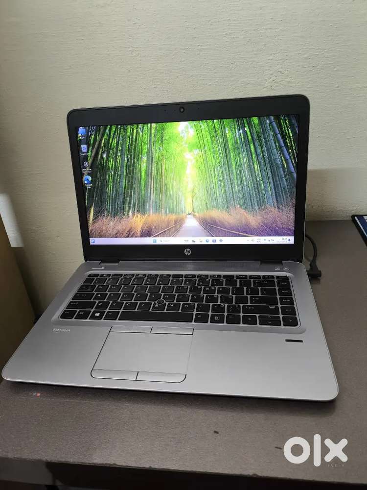 HP EliteBook i5 with 8/256/1TB