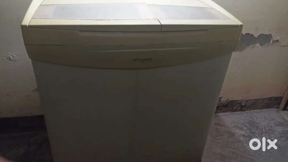 8KG semi automatic whoorlpool washing machine