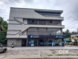 Nh facing 6500 sq ft building