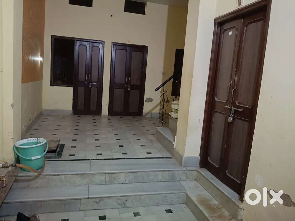 Girls student single room only