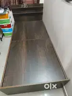 Very rarely used Single cot with mattress