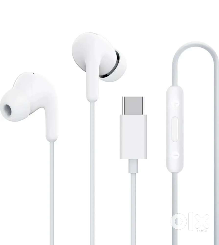 Mi

Type C Wired Headset with Mic Wired Headset (White, In the Ear)