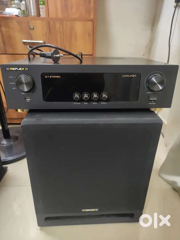 2.1 High Quality 400W Amplifier with Speakers  only 4months used