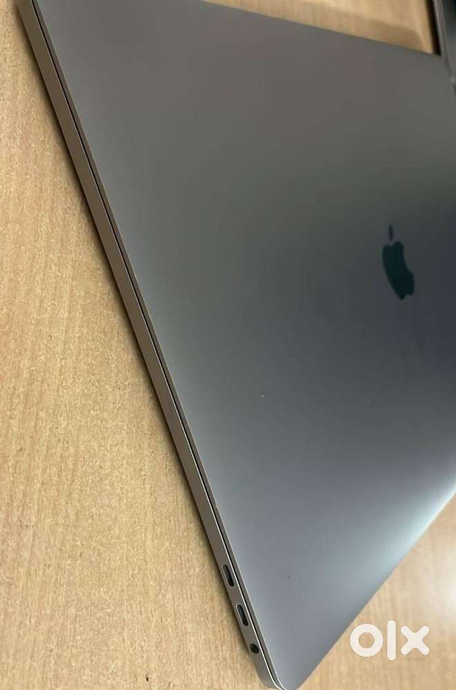 Macbook Pro A2141  core i9 64Gb Ram,8GB graphics,512GB SSD,