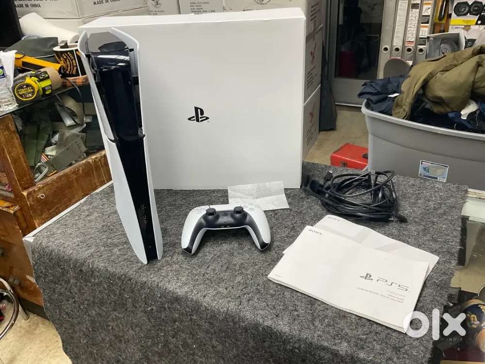 Sony PlayStation 5 CFI 2015 1TB Console DIGITAL EDITION