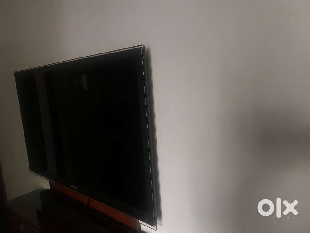 Samsung LED 46 inches smart tv