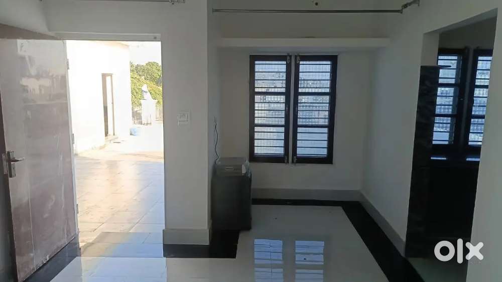 Rooms for rent available for both single room and full set.