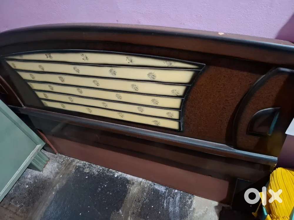 Queen Size Bed _ 78x60 inch