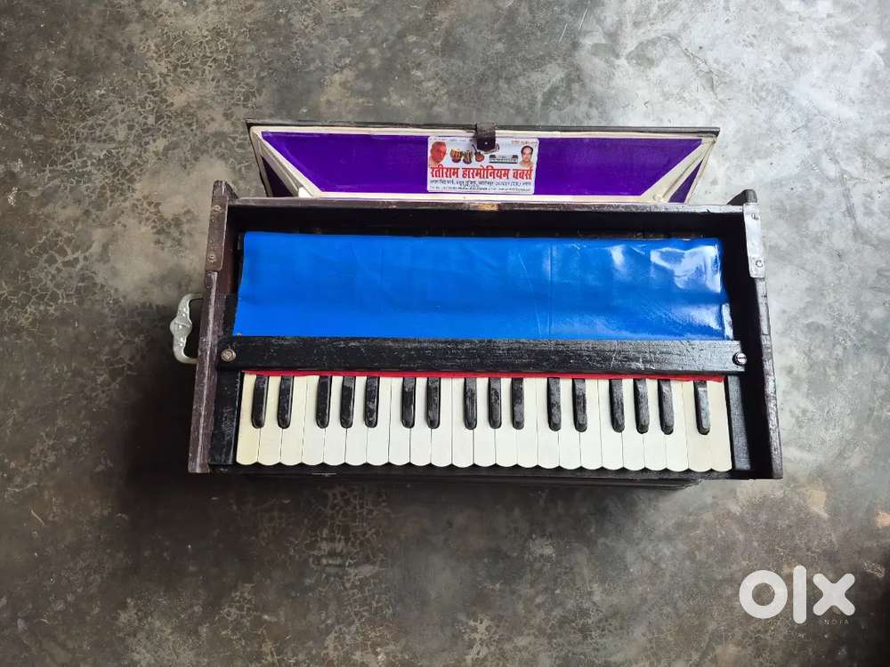 Harmonium for sale in good condition, American reeds, 2 reeds