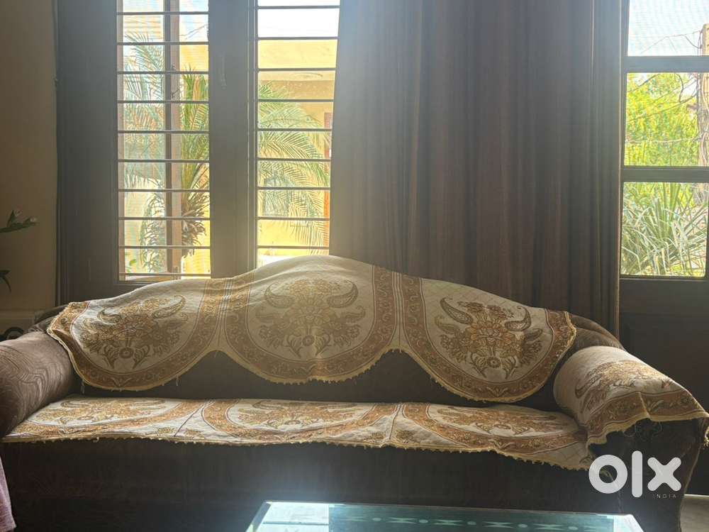 Sofa 7 seater along with centre table