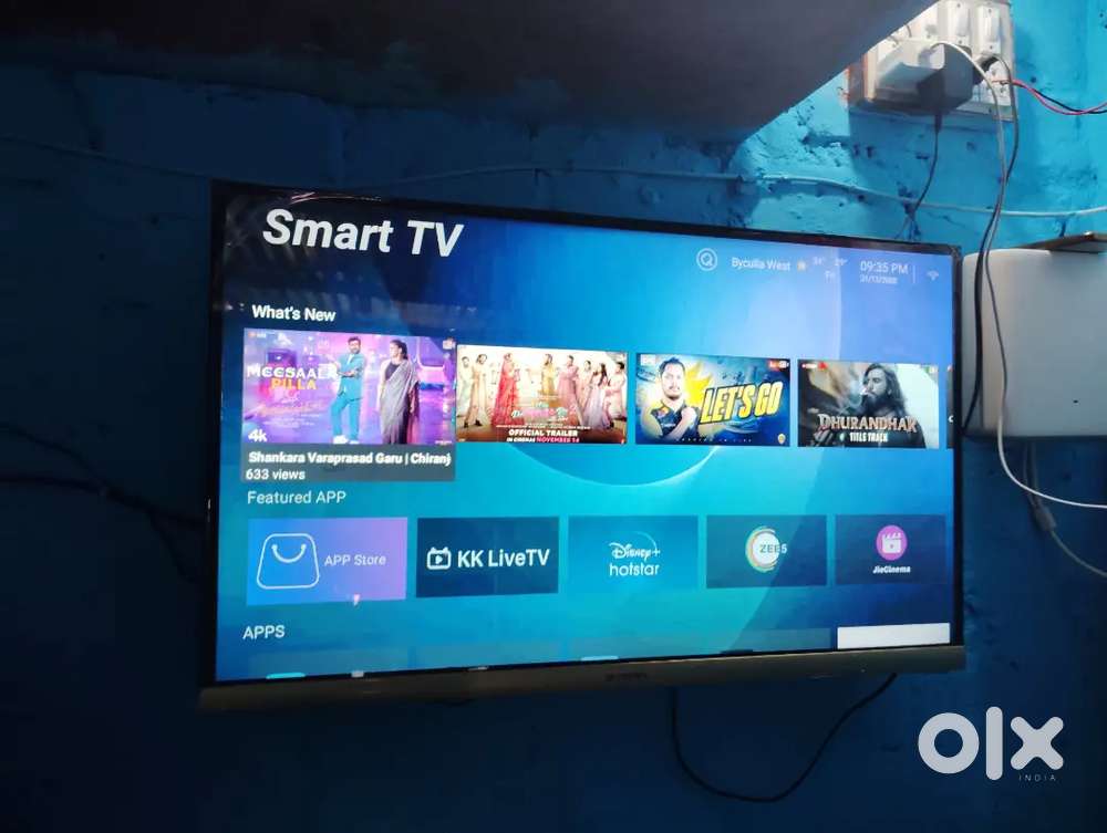 Crown 32inch smart tv
