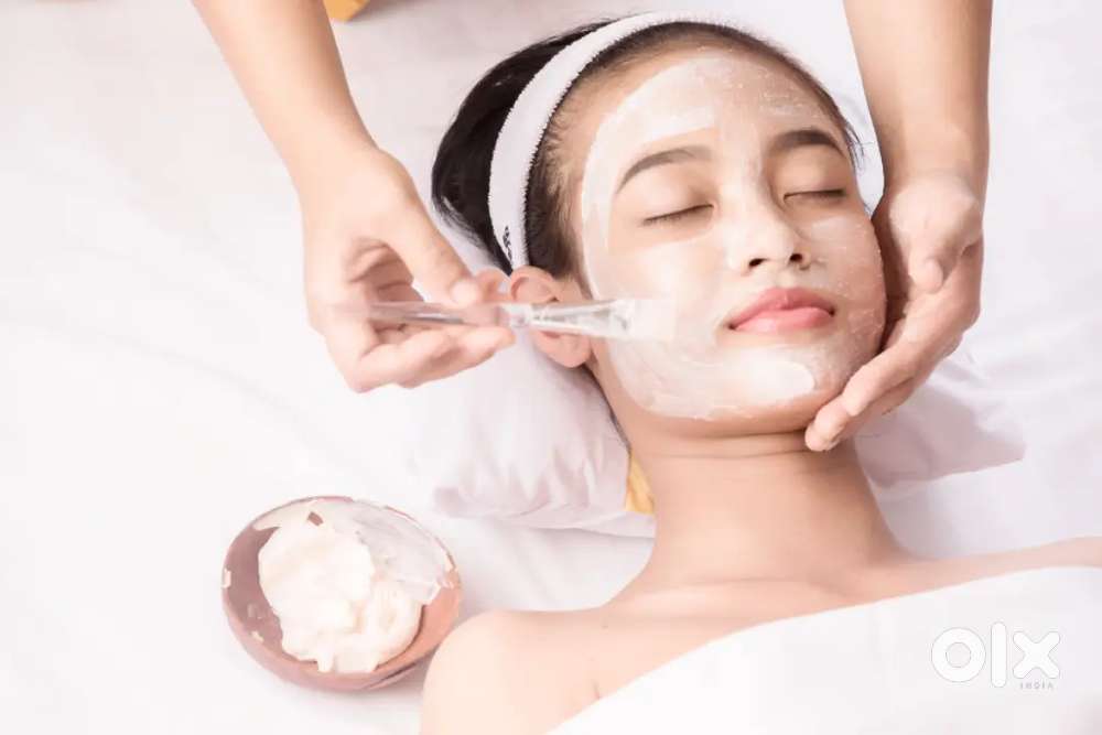 Beauty parlour required therapist female's girls in Hyderabad