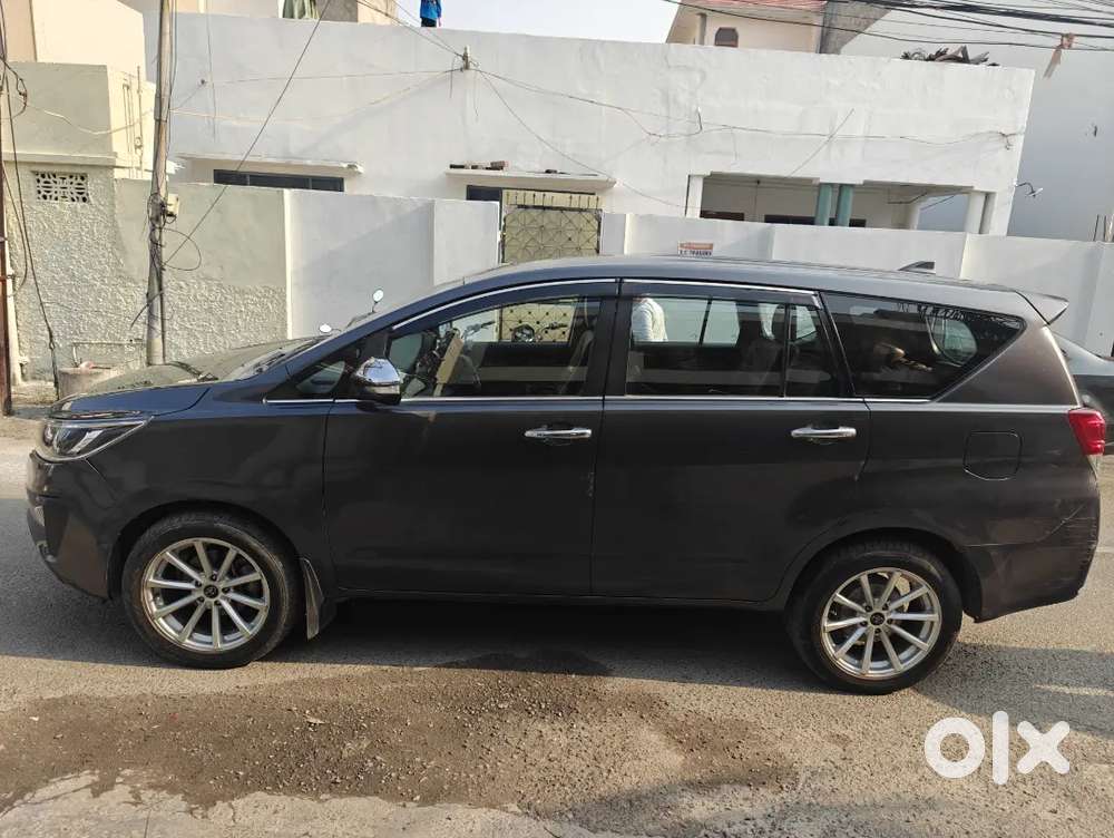 Innova crysta 2.8 z top model Automatic