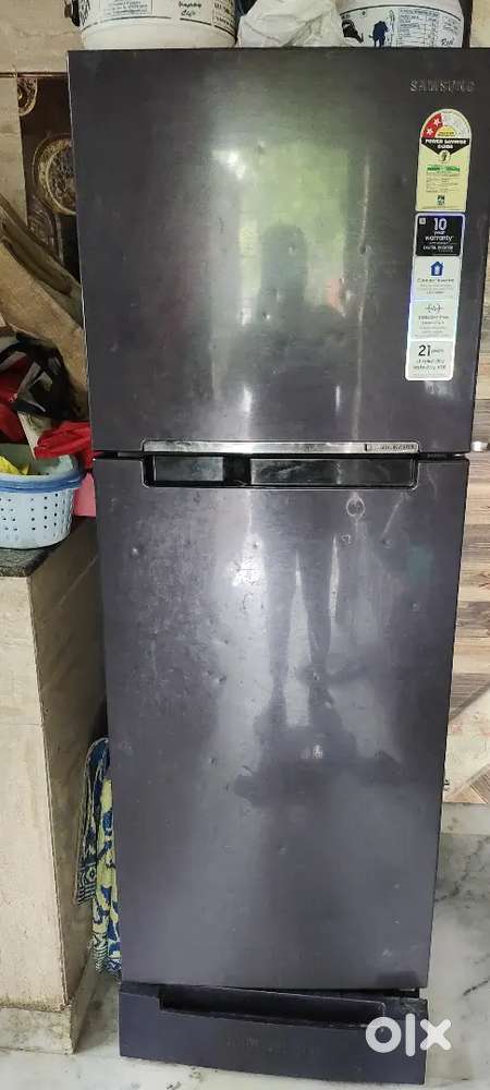 Samsung 253.liter.fridge with mint condition and xooling