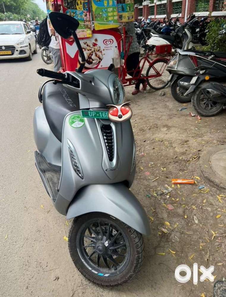 Selling Brand New Showroom Condition Chetak 3502 Electric Scooter
