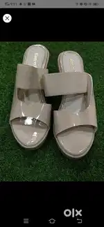 Butterfly Beig platform sandal