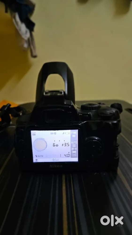 Nikon D40 DSLR – Excellent Condition with Battery, Charger Memory Card