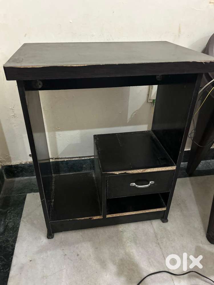 Computer table