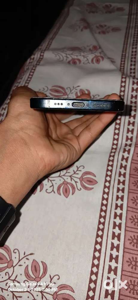 Iphone 15 128 gb in good condition only display change