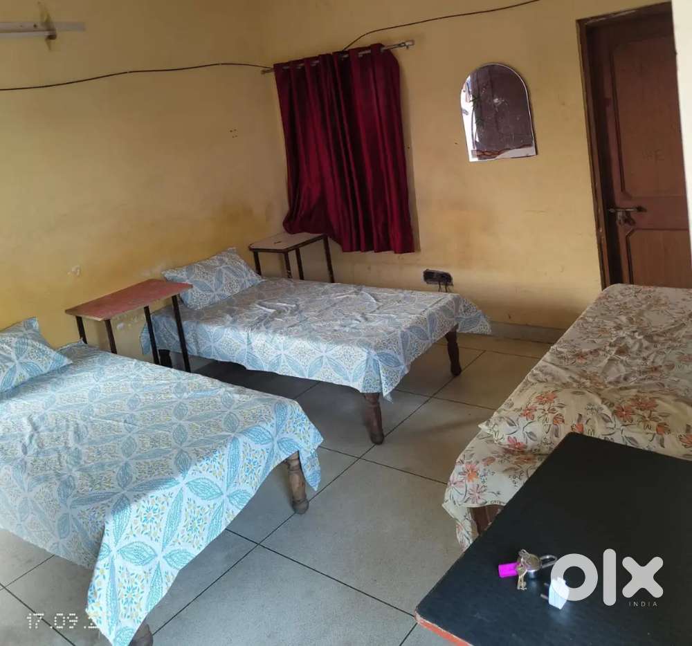 Akshay PG plot no 29 Kailash puri  near khandaka hospital