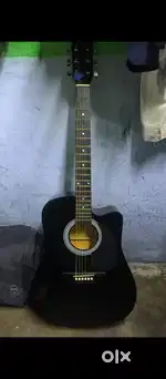 Fender SquierSA-105CE
Cutaway
ElectroAcoustic
Guitar