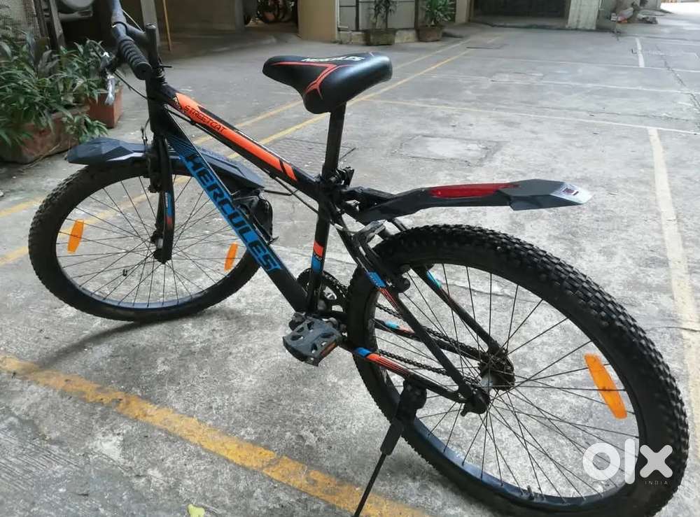 Hercules street cat bicycle.  Rs. 5000. Pick up marol