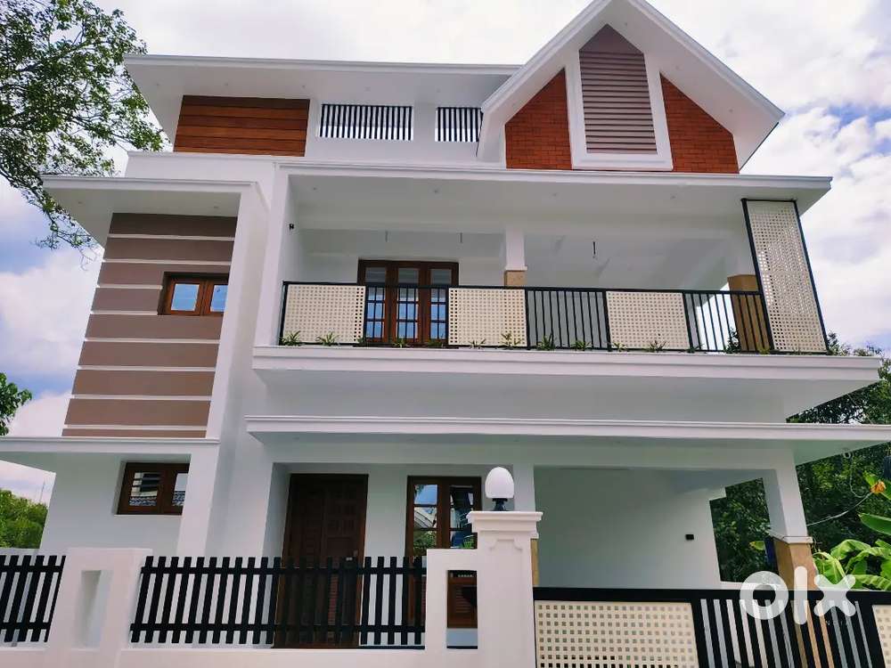 4 cnt 2000 sqft 4 bedroom Kakkanad Thengodu viksavani