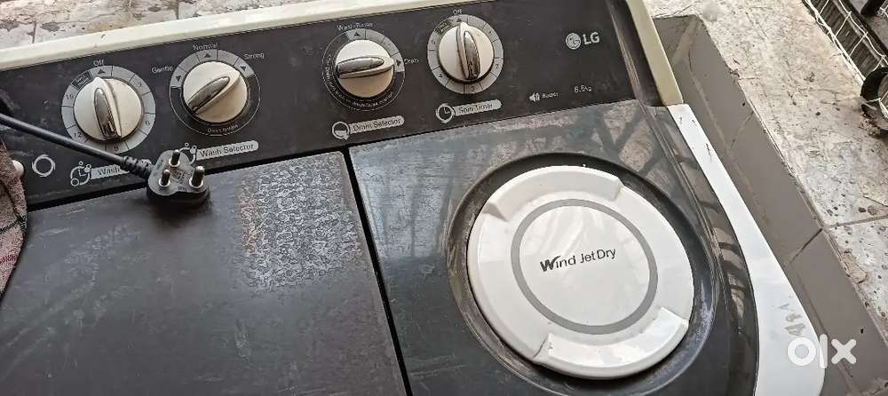 LG 6.5 Kg Top Semi-Automatic Washing Machine with Rust Free Body