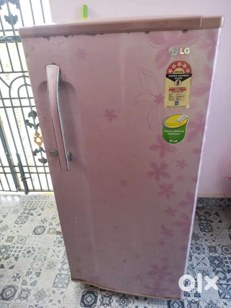 LG   pink colour,Power75 Walt,Voltage300 Watt (w)Capacity215