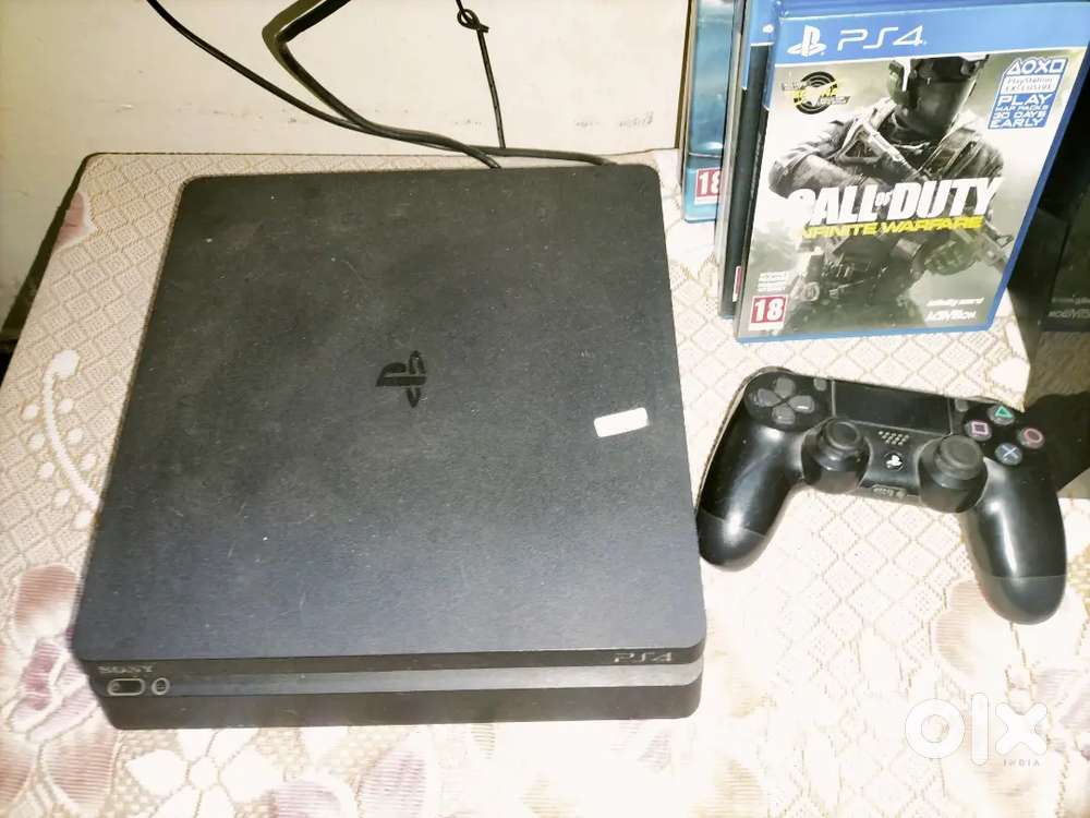 Play station 4 slim