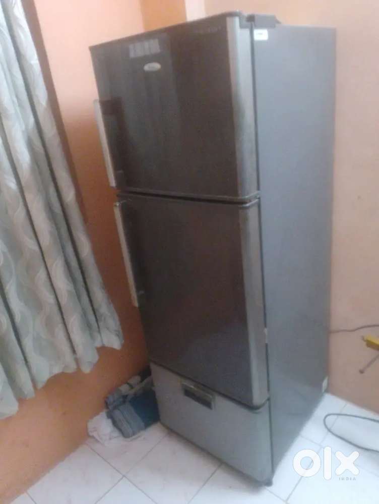 Whirlpool Protron World Series Refrigerator