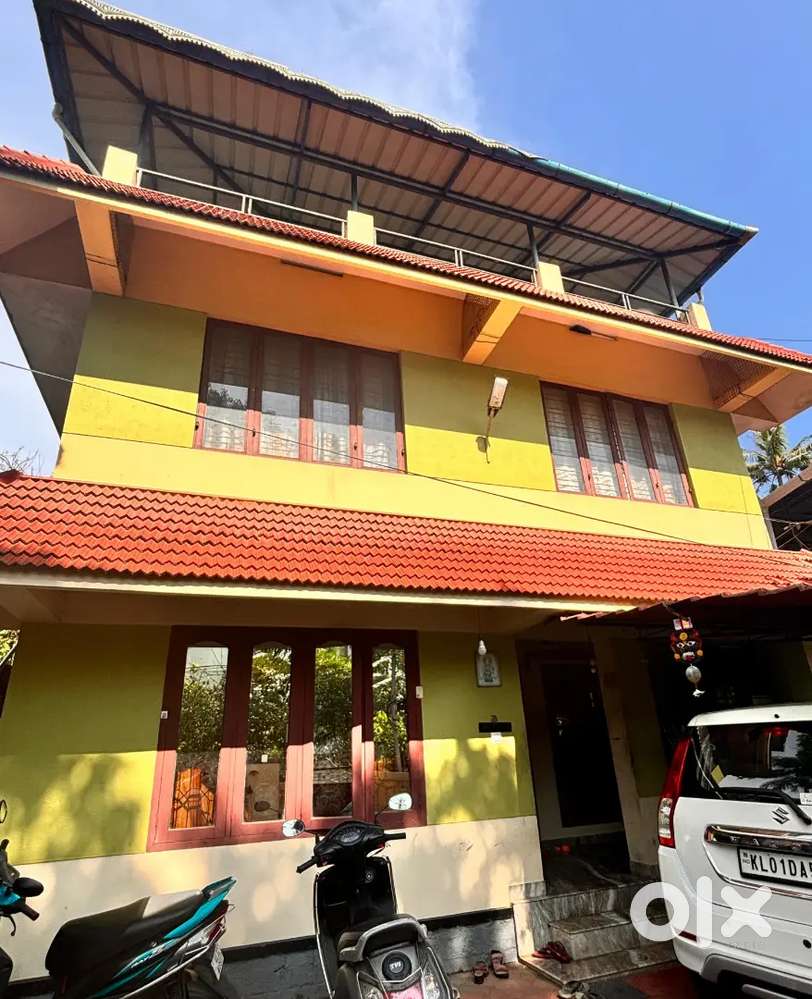 House (1st floor) for rent.