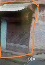 SHOP FOR RENT IN A GOOD LOCATION