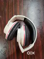Beats audio headphones wired and jbl buds