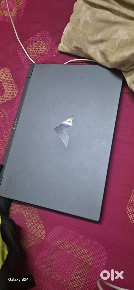 Hp victus i5 13th gen(5 day old box pack)