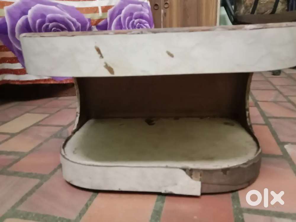 White table good condition 2 3 years Old