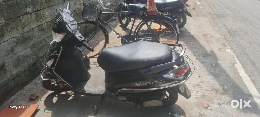 Single owner,  Showroom condition, low use, front tyre new