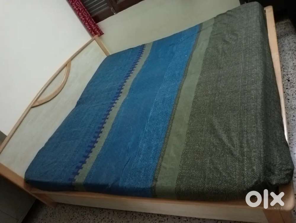 Double cot bed with kurl-on beds