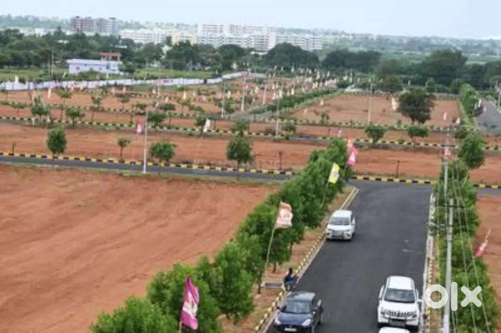 लखनऊ में हाईवे से लगा प्लांट मेदांता हॉस्पिटल का बैक साइड में