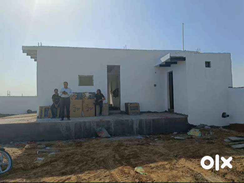 कार्नर प्लाट मात्र 9000rs गज स्कूल कॉलेज के पास वासवत में