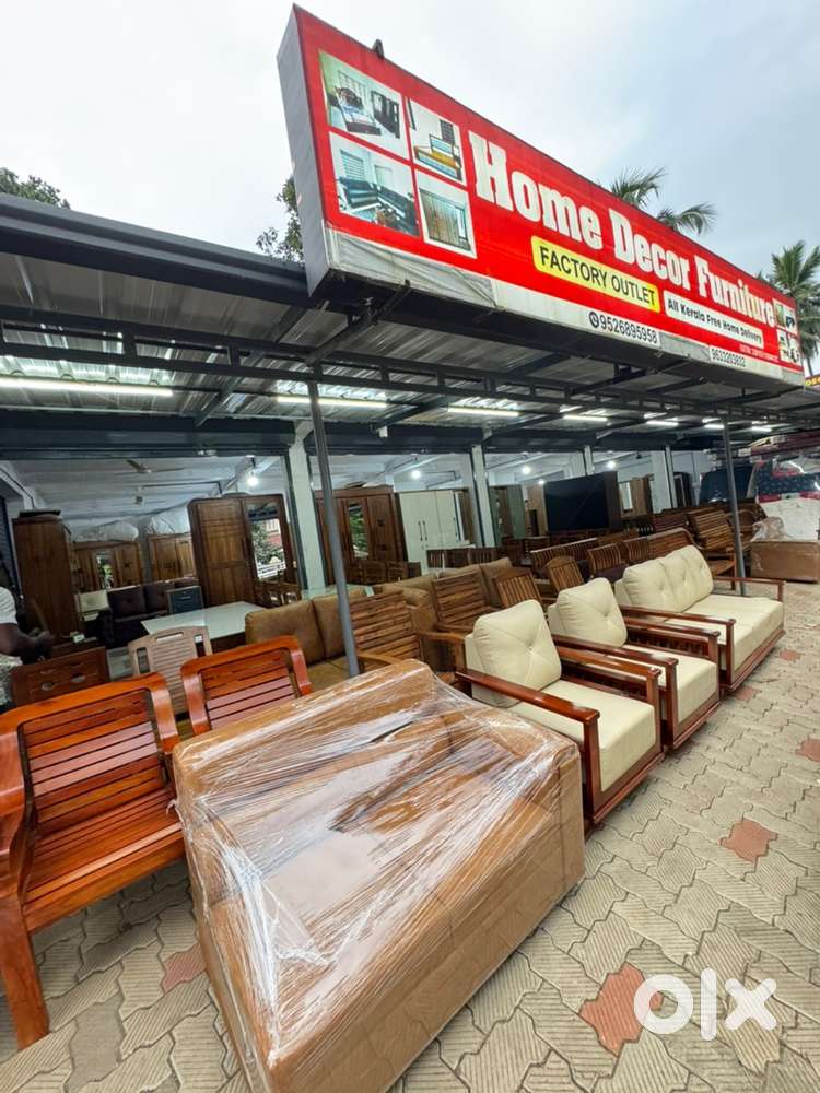 Furniture Shop Loading and Driving