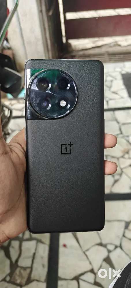 OnePlus 11r 8 128 1 year old phone