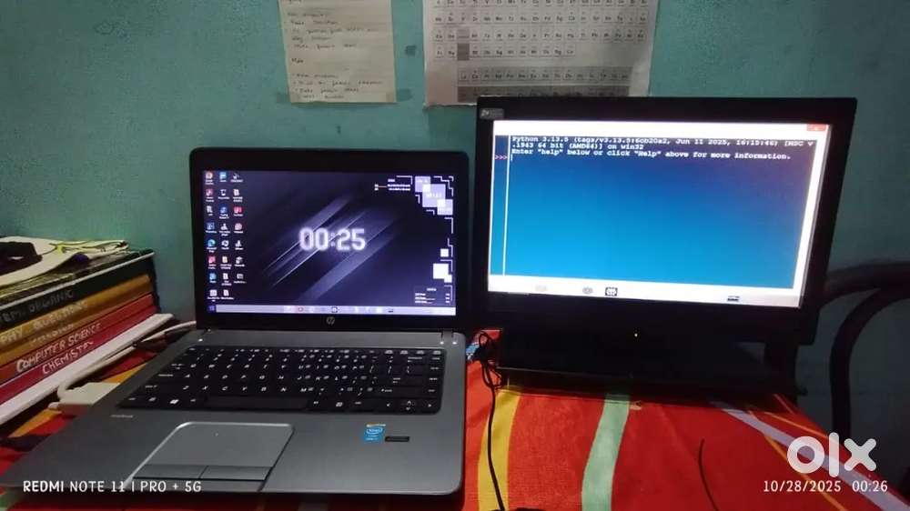 Dual monitor setup with Hp laptop outstanding condition