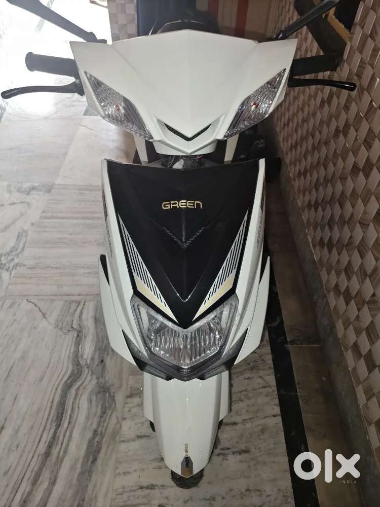 Electric scooter for children . No licenc and no helmet